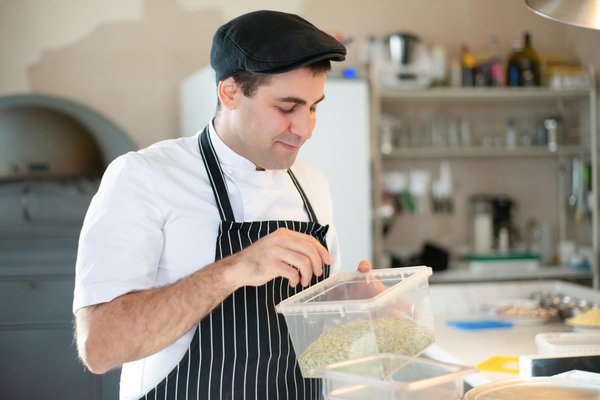 Techniques et astuces incontournables pour maîtriser la pâtisserie